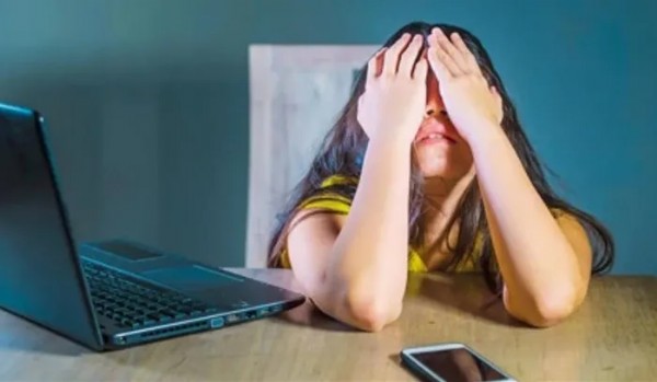 META’dan istismar skandalı! Çocuklarla cinsel içerikli sohbet eden yapay zeka botu geliştirdi